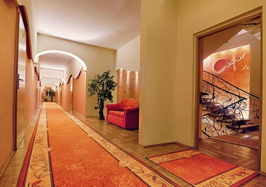 Hotel Restauracja Caspar เยเลเนียกูรา ภายนอก รูปภาพ